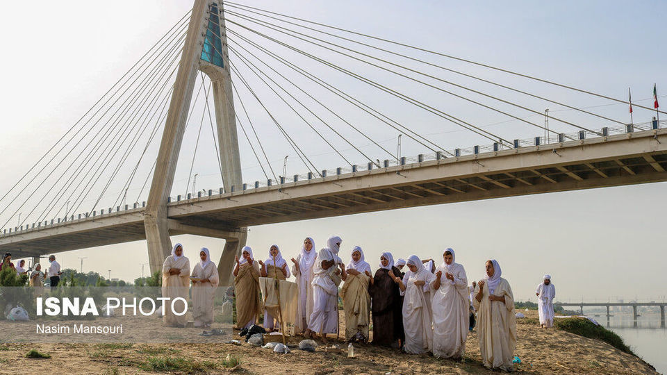 مراسم عید دهوا حنینا (عید کوچک) منداییان در ساحل کارون مراسم عید دهوا حنینا (عید کوچک) منداییان در ساحل کارون