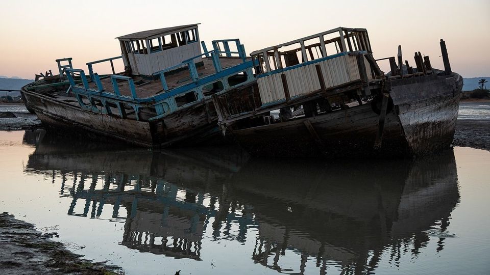 گورستان لنجها بندر عامری گورستان لنجها بندر عامری