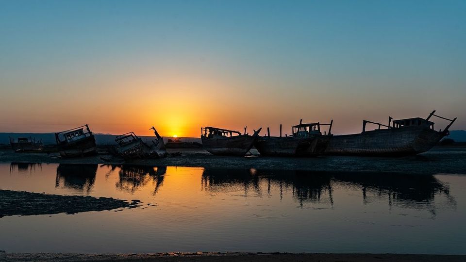 گورستان لنجها بندر عامری گورستان لنجها بندر عامری