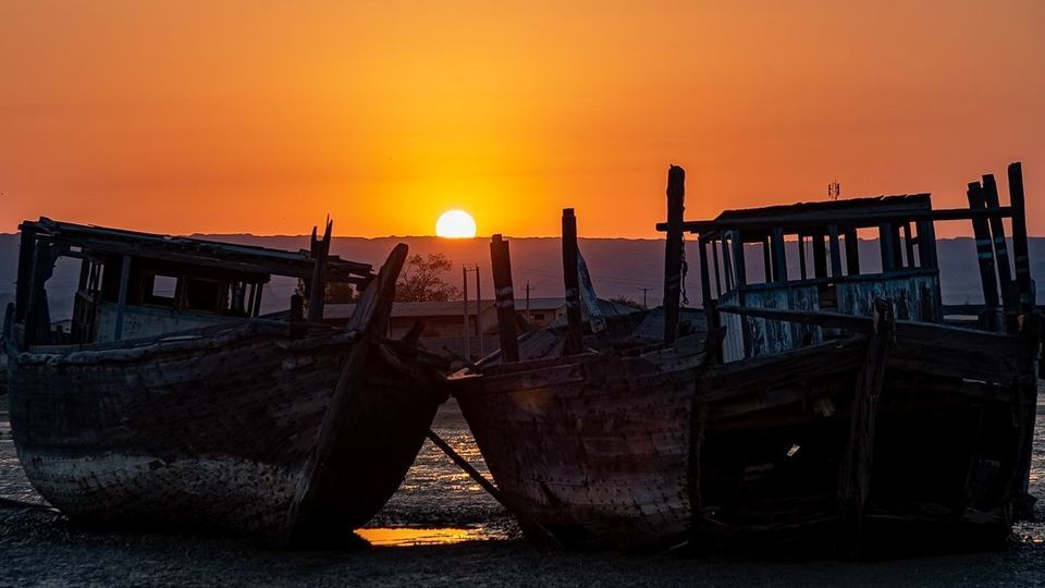 گورستان لنجها بندر عامری گورستان لنجها بندر عامری