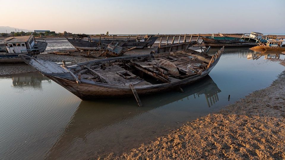 گورستان لنجها بندر عامری گورستان لنجها بندر عامری