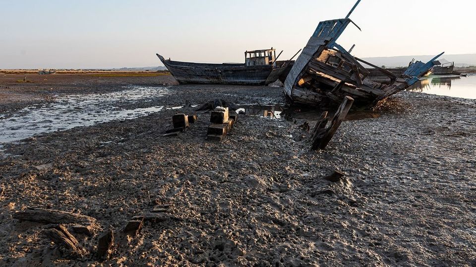 گورستان لنجها بندر عامری گورستان لنجها بندر عامری