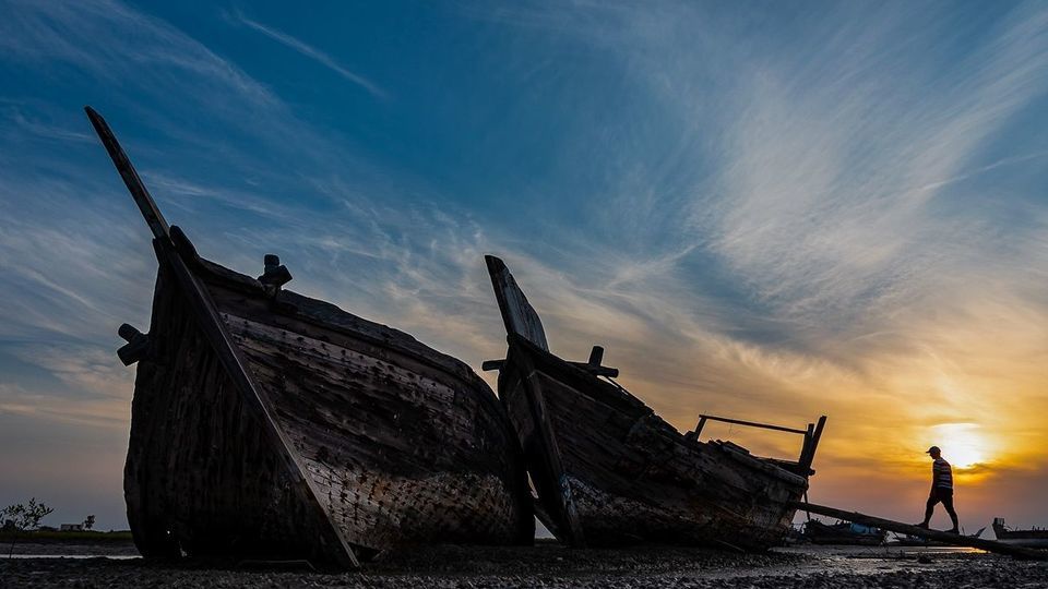 گورستان لنجها بندر عامری گورستان لنجها بندر عامری