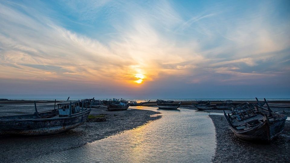 گورستان لنجها بندر عامری گورستان لنجها بندر عامری