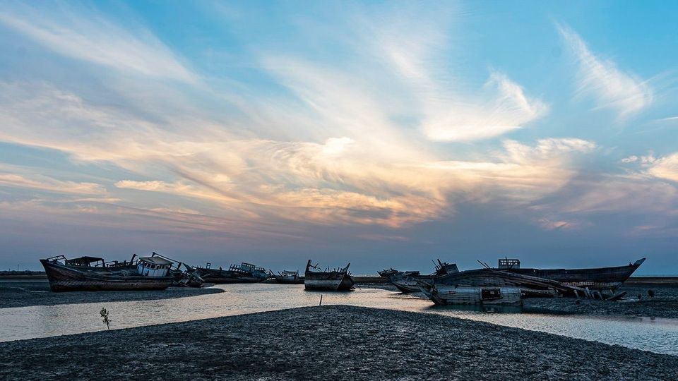 گورستان لنجها بندر عامری گورستان لنجها بندر عامری