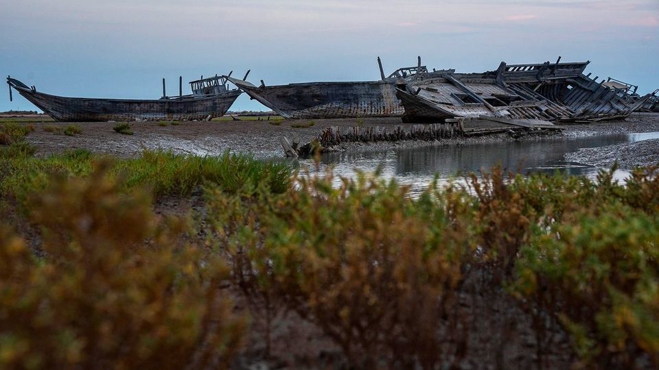 گورستان لنجها بندر عامری گورستان لنجها بندر عامری