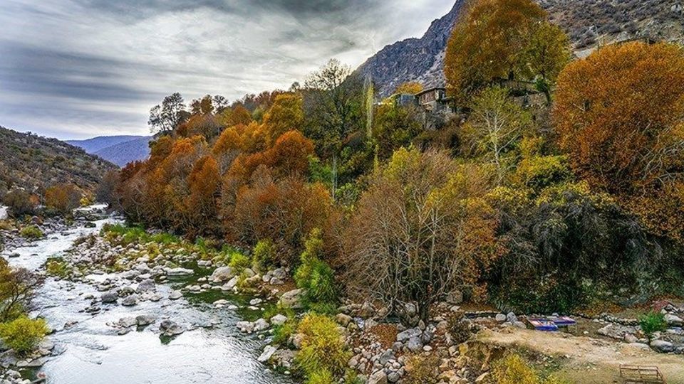 ایستگاه راه آهن و آبشار بیشه - خرم آباد ایستگاه راه آهن و آبشار بیشه - خرم آباد