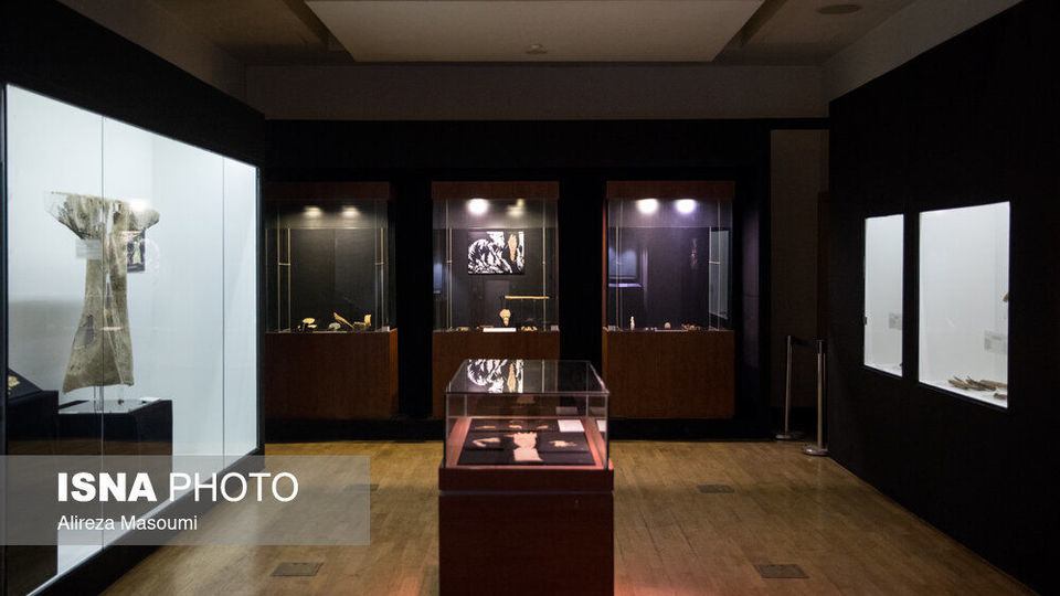 نمایش دستاوردهای معدنکاوی ایران و آلمان در موزه ملی نمایش دستاوردهای معدنکاوی ایران و آلمان در موزه ملی