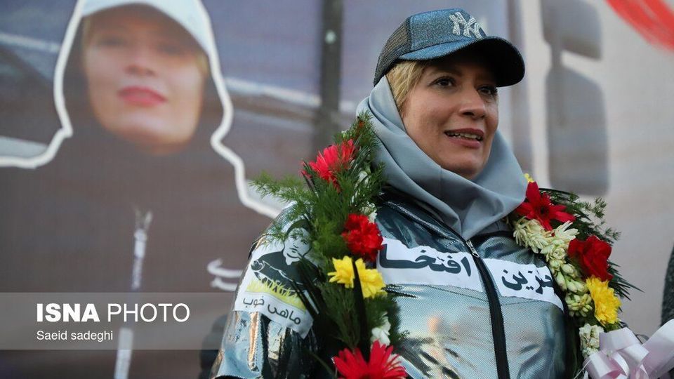 رکوردشکنی گیتی موسوی، قویترین زن جهان در تبریز رکوردشکنی گیتی موسوی، قویترین زن جهان در تبریز