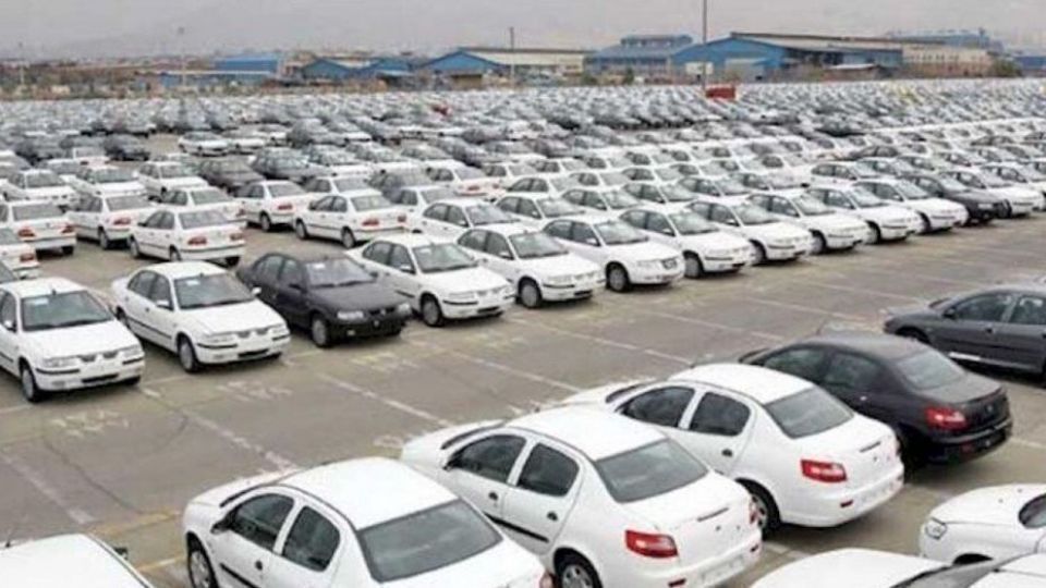 عضو کمیسیون صنایع مجلس: 188هزار خودروی ناقص در پارکینگ‌ها وجود دارد