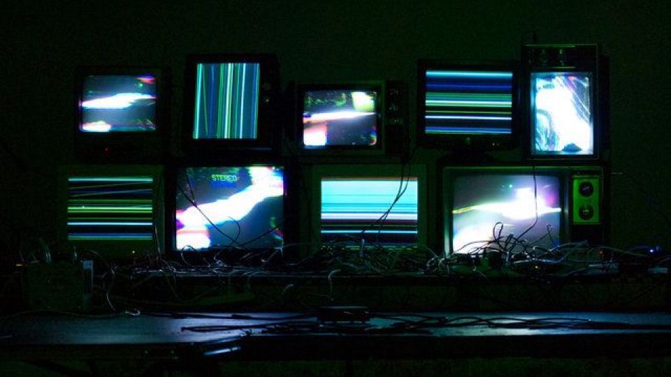 وزارت ورزش: ادعای صداوسیمارا رد می‌کنیم / حق پخش 99 پرداخت نشده است!