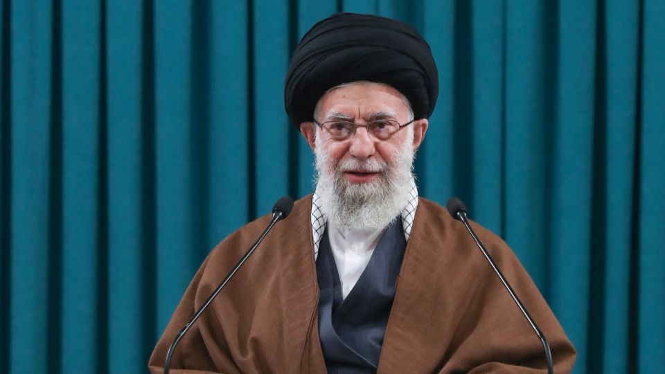 رهبر انقلاب: طرفدار توقف جنگ در اوکراین هستیم/ اوکراین قربانی سیاست بحرانسازی آمریکا شده است رهبر انقلاب: طرفدار توقف جنگ در اوکراین هستیم/ اوکراین قربانی سیاست بحرانسازی آمریکا شده است