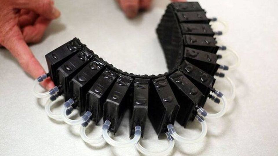 توسعه لباسهای فضایی آینده با مفاصل رباتیک توسعه لباسهای فضایی آینده با مفاصل رباتیک