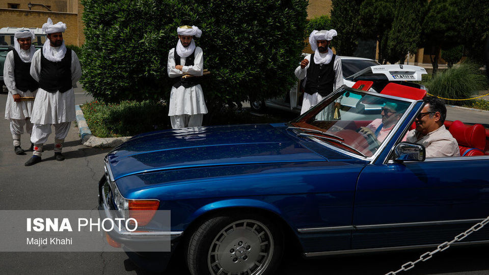 مراسم اعطای شناسنامه بینالمللی خودروی تاریخی به پیکان مراسم اعطای شناسنامه بینالمللی خودروی تاریخی به پیکان