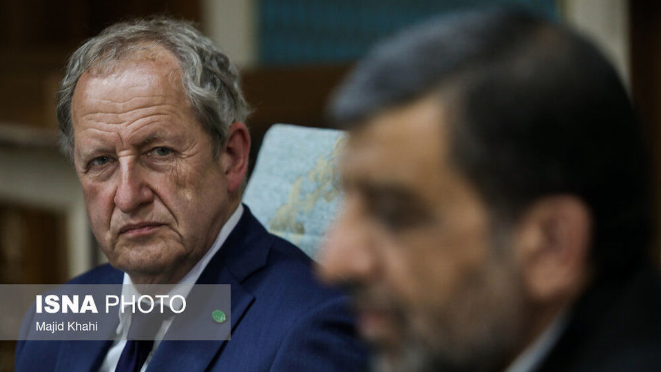 مراسم اعطای شناسنامه بینالمللی خودروی تاریخی به پیکان مراسم اعطای شناسنامه بینالمللی خودروی تاریخی به پیکان