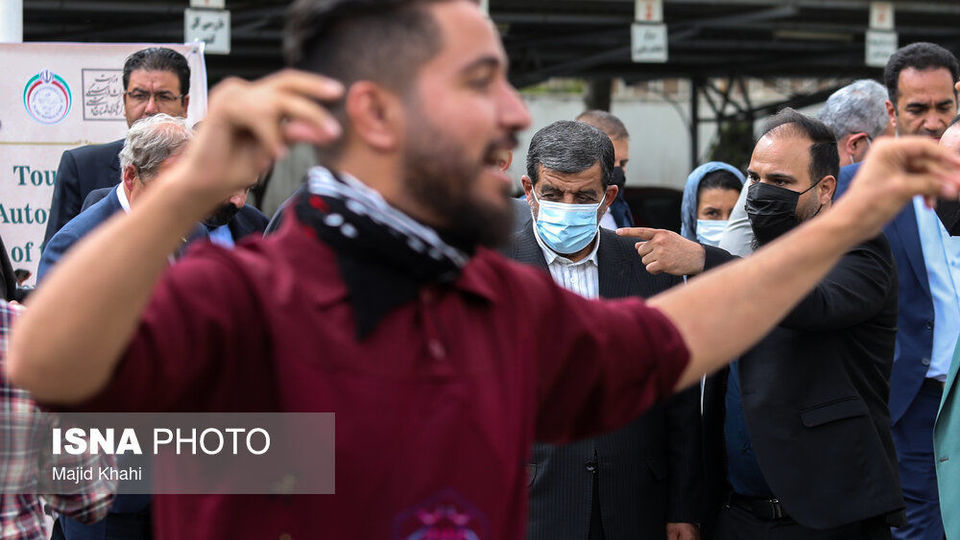 مراسم اعطای شناسنامه بینالمللی خودروی تاریخی به پیکان مراسم اعطای شناسنامه بینالمللی خودروی تاریخی به پیکان