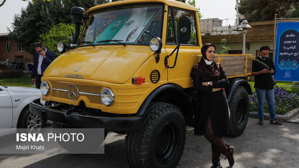 مراسم اعطای شناسنامه بینالمللی خودروی تاریخی به پیکان مراسم اعطای شناسنامه بینالمللی خودروی تاریخی به پیکان