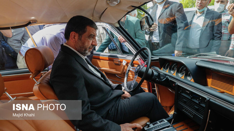 مراسم اعطای شناسنامه بینالمللی خودروی تاریخی به پیکان مراسم اعطای شناسنامه بینالمللی خودروی تاریخی به پیکان