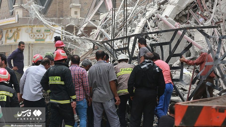 ریزش «متروپُل» در آبادان ریزش «متروپُل» در آبادان