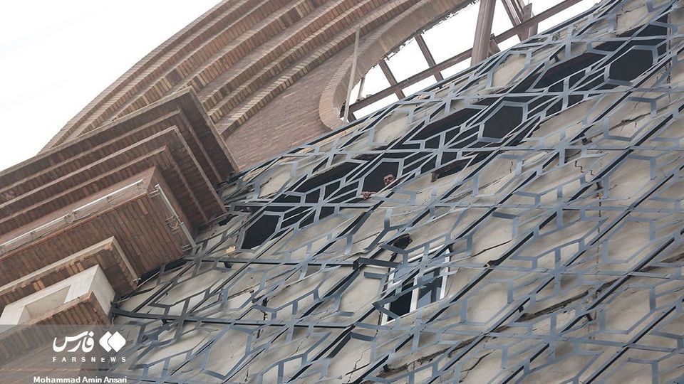 ریزش «متروپُل» در آبادان ریزش «متروپُل» در آبادان