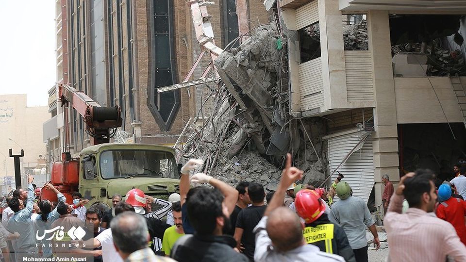 ریزش «متروپُل» در آبادان ریزش «متروپُل» در آبادان