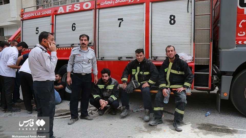 ریزش «متروپُل» در آبادان ریزش «متروپُل» در آبادان