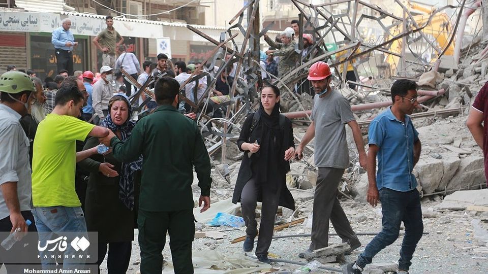 ریزش «متروپُل» در آبادان ریزش «متروپُل» در آبادان