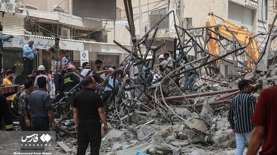 ریزش «متروپُل» در آبادان ریزش «متروپُل» در آبادان