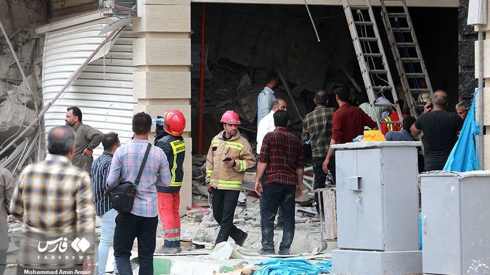 ریزش «متروپُل» در آبادان ریزش «متروپُل» در آبادان