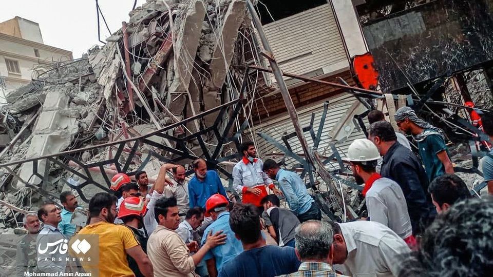 ریزش «متروپُل» در آبادان ریزش «متروپُل» در آبادان