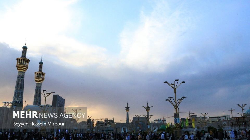 حال و هوای حرم مطهر رضوی در شب و روز میلاد حضرت رضا (ع) حال و هوای حرم مطهر رضوی در شب و روز میلاد حضرت رضا (ع)