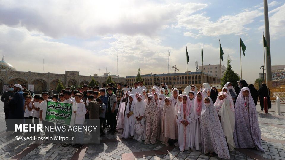 حال و هوای حرم مطهر رضوی در شب و روز میلاد حضرت رضا (ع) حال و هوای حرم مطهر رضوی در شب و روز میلاد حضرت رضا (ع)
