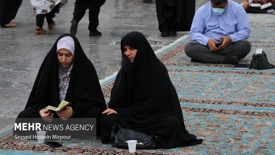 حال و هوای حرم مطهر رضوی در شب و روز میلاد حضرت رضا (ع) حال و هوای حرم مطهر رضوی در شب و روز میلاد حضرت رضا (ع)