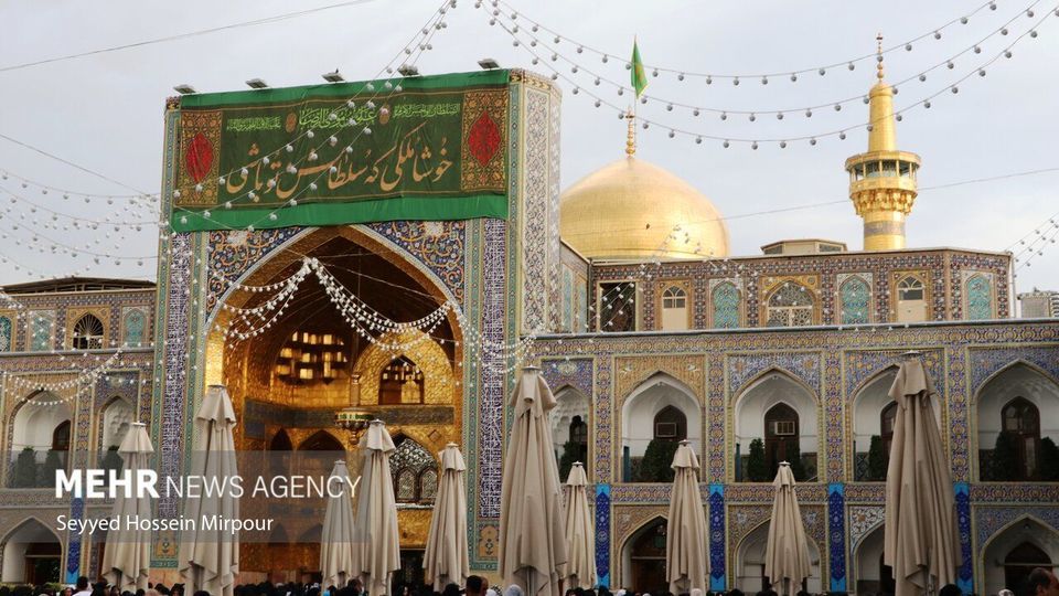 حال و هوای حرم مطهر رضوی در شب و روز میلاد حضرت رضا (ع) حال و هوای حرم مطهر رضوی در شب و روز میلاد حضرت رضا (ع)