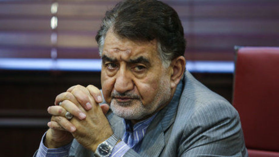 تقاضا برای عرضه ارز صادراتی نصف شده است