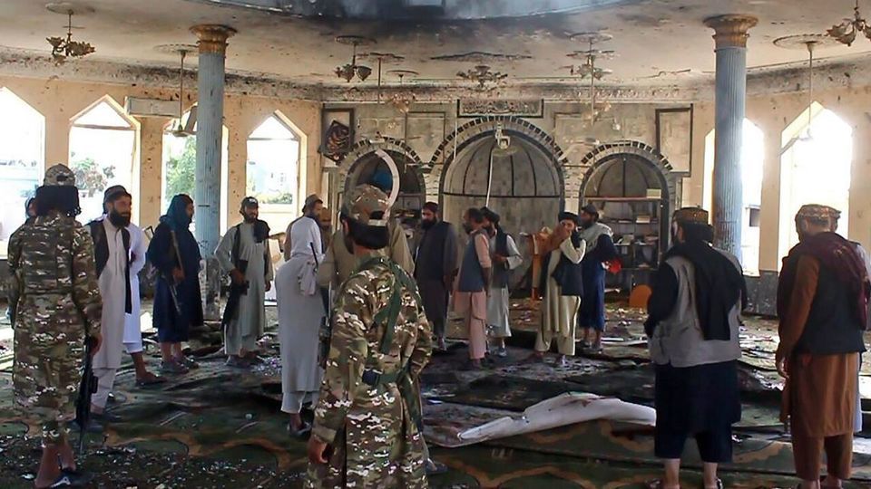انفجار در مسجدی در افغانستان به هنگام برگزاری نماز جمعه