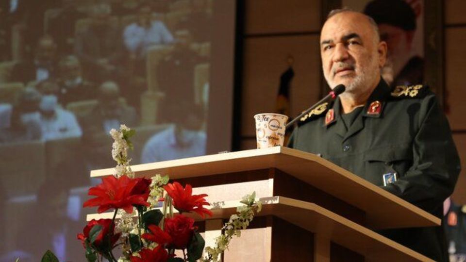 فرمانده کل سپاه: اجازه نمیدهیم دست دشمن به حریم امنیت ما برسد فرمانده کل سپاه: اجازه نمیدهیم دست دشمن به حریم امنیت ما برسد