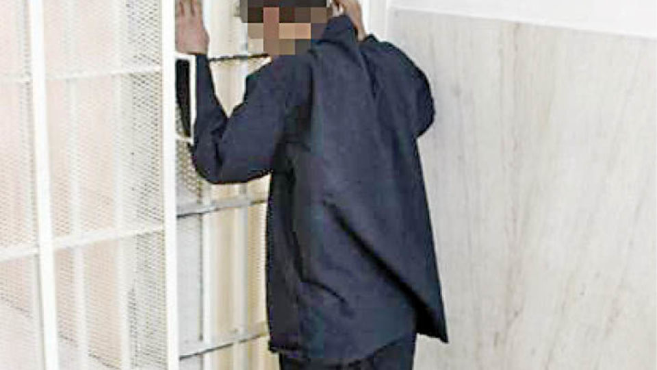 سرنوشت عجیب مردی که گریههای ۲دختر خردسال را نادیده گرفت سرنوشت عجیب مردی که گریههای ۲دختر خردسال را نادیده گرفت