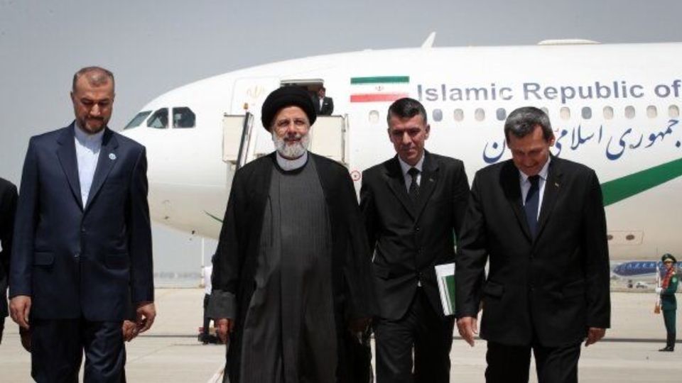 رئیس جمهور وارد ترکمنستان شد رئیس جمهور وارد ترکمنستان شد