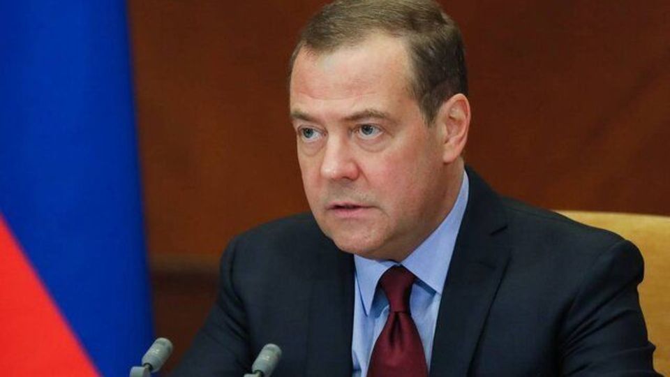 قیمت نفت به 300 تا 400 دلار صعود می‌کند