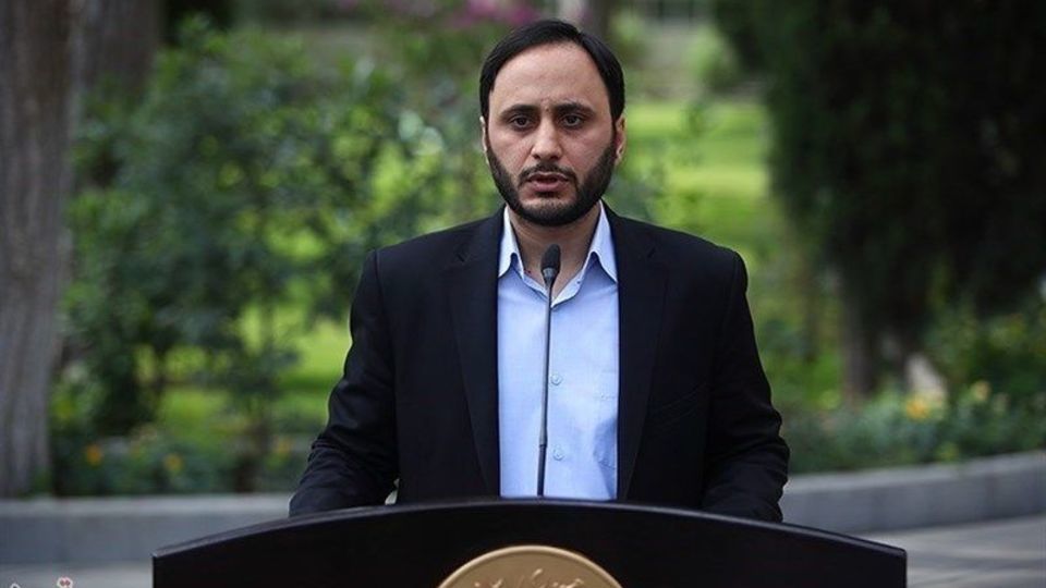 بهادری: حذف ویزای سفر به عراق در ایام عرفه / پیشنهاد دولت برای افزایش پلکانی حقوق‌ها به مجلس ارسال می‌شود