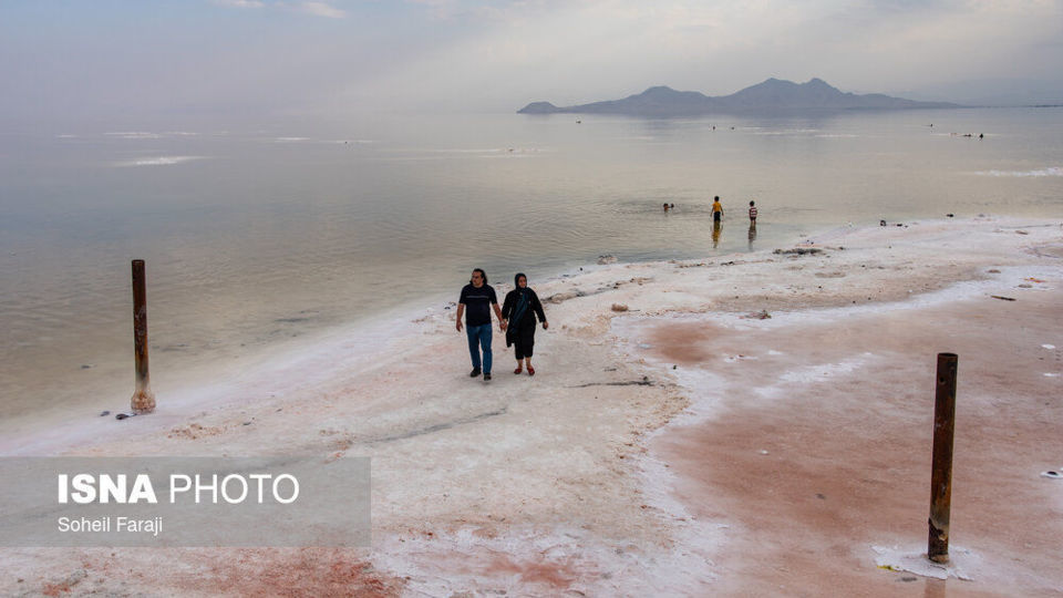 خشک شدن ۹۵ درصد آب دریاچه ارومیه خشک شدن ۹۵ درصد آب دریاچه ارومیه