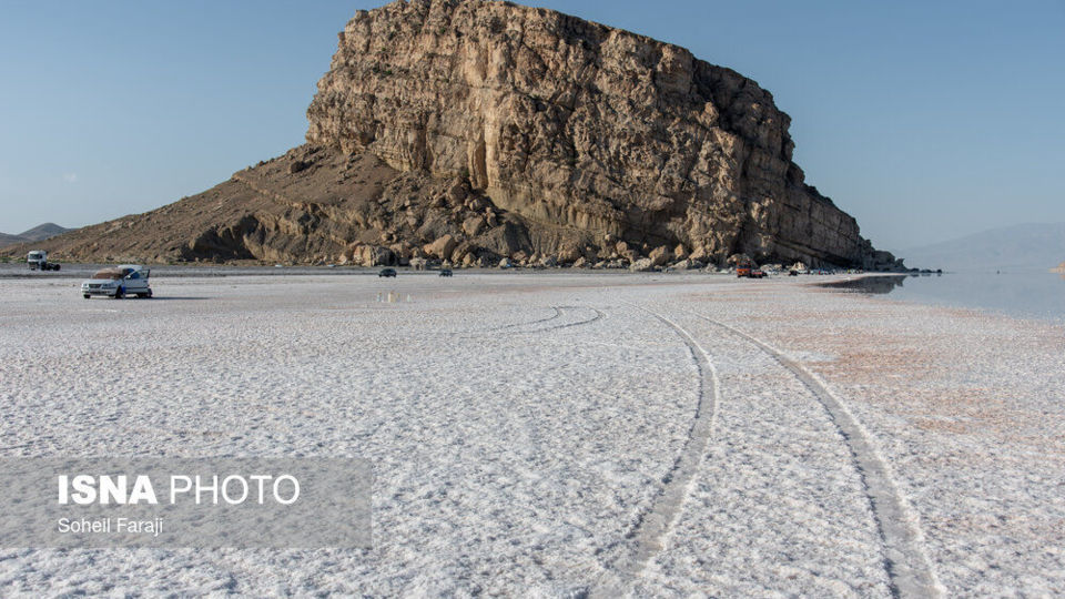 خشک شدن ۹۵ درصد آب دریاچه ارومیه خشک شدن ۹۵ درصد آب دریاچه ارومیه