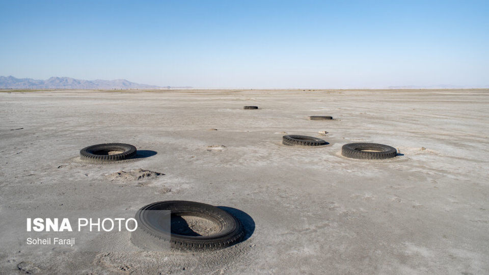خشک شدن ۹۵ درصد آب دریاچه ارومیه خشک شدن ۹۵ درصد آب دریاچه ارومیه