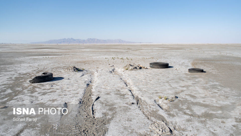 خشک شدن ۹۵ درصد آب دریاچه ارومیه خشک شدن ۹۵ درصد آب دریاچه ارومیه