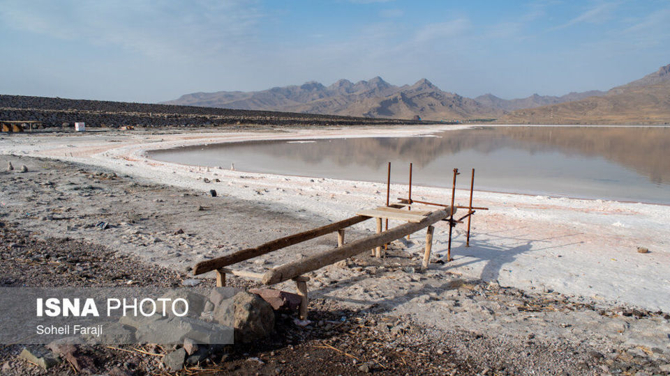 خشک شدن ۹۵ درصد آب دریاچه ارومیه خشک شدن ۹۵ درصد آب دریاچه ارومیه