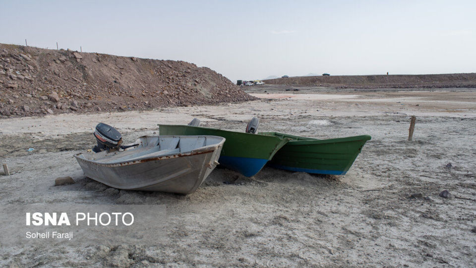 خشک شدن ۹۵ درصد آب دریاچه ارومیه خشک شدن ۹۵ درصد آب دریاچه ارومیه