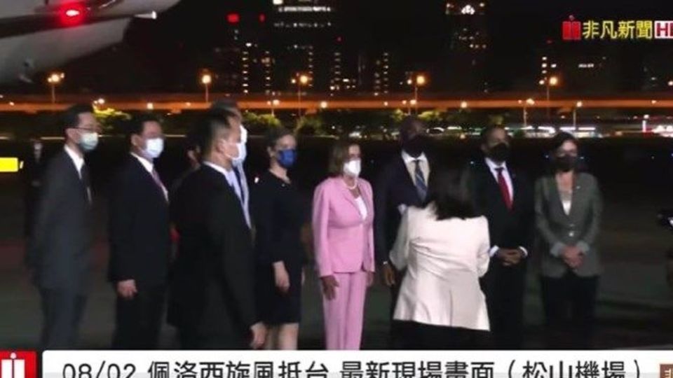 هواپیمای پلوسی در فرودگاه تایپه به زمین نشست هواپیمای پلوسی در فرودگاه تایپه به زمین نشست