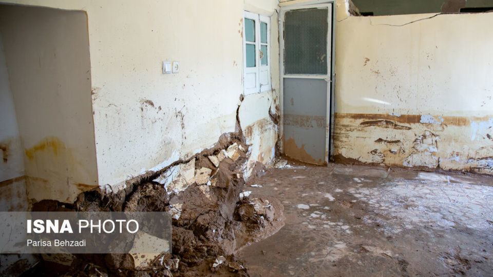 چهار روز پس از وقوع سیل در روستای آهنگران چهار روز پس از وقوع سیل در روستای آهنگران