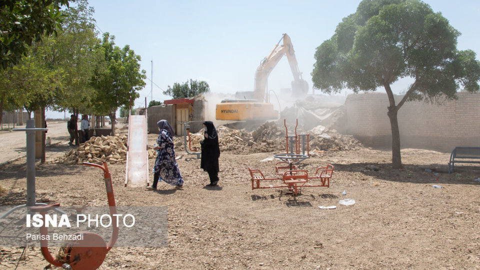 چهار روز پس از وقوع سیل در روستای آهنگران چهار روز پس از وقوع سیل در روستای آهنگران